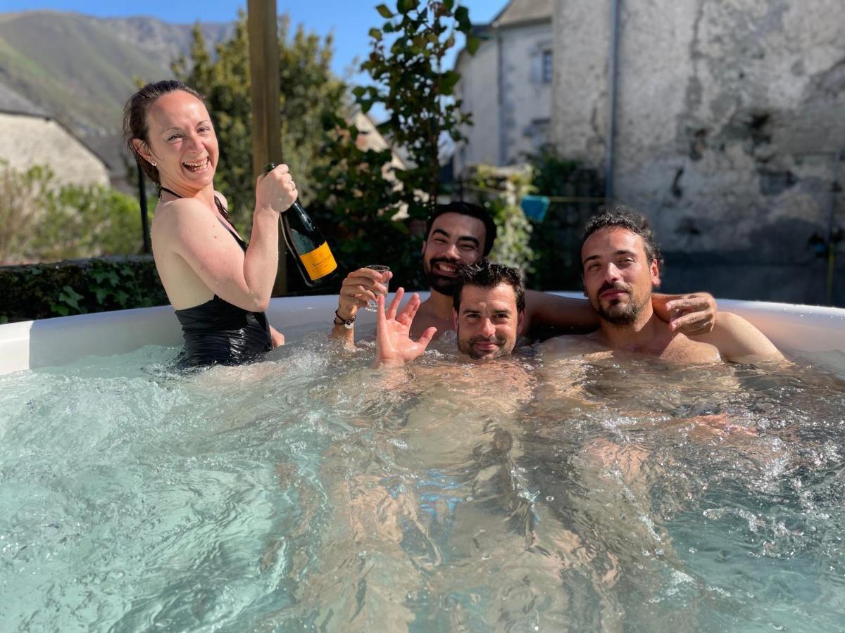 Le Monrepos Avec Jacuzzi Nordique Lägenhet Bielle Exteriör bild